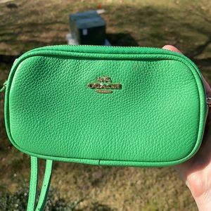 Small leather authentic COACH green crossbody bag